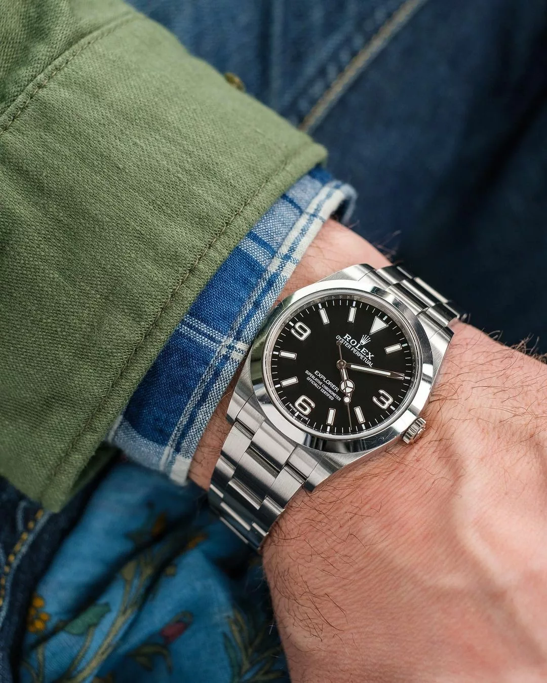 Rolex-Explorer-214270-on-oyster-bracelet-credit-swisswristshots